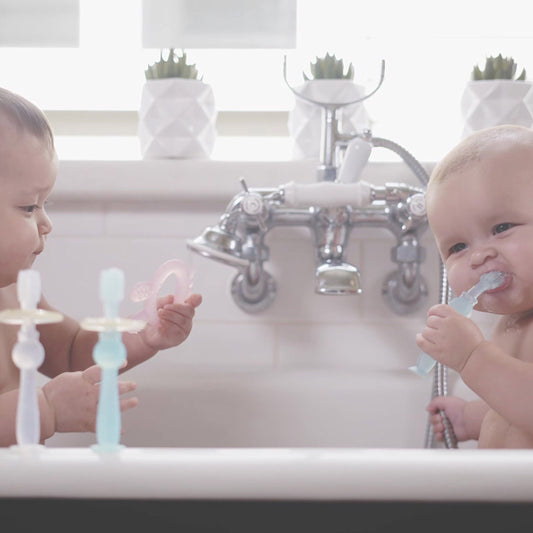 360?? Silicone Toothbrush (6 months+) | Haakaa.